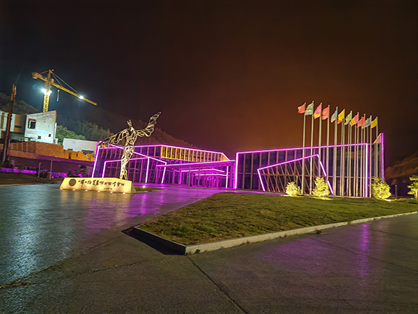 城市亮化是现代城市建设的重要组成部分，它不仅可以美化城市的夜景，还能提升城市的整体形象。随着科技的不断进步，城市亮化也得到了更多的关注和创新。本文将介绍一些关于城市亮化的创意和技术，帮助读者了解额敏城市亮化的重要性以及如何进行额敏城市亮化的规划和实施。